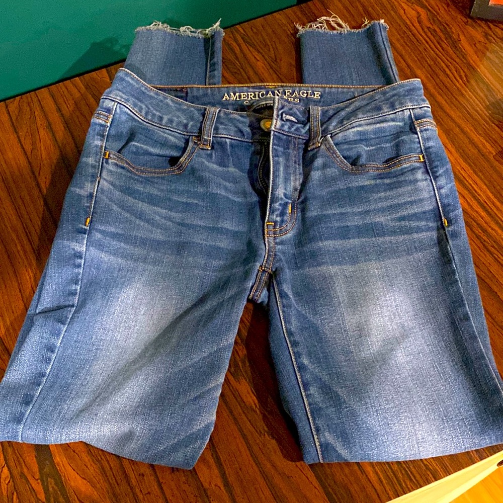 American Eagle Outfitters Size 2 Jegging Super Stretch washed denim